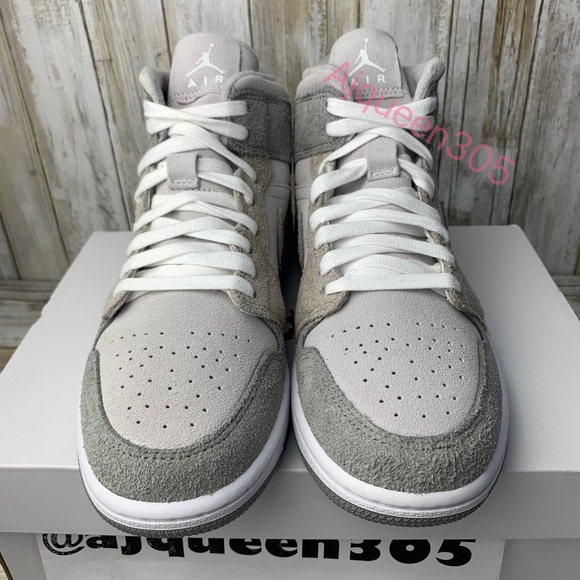 Air Jordan 1 Mid SE Grey - Picture 4 of 6